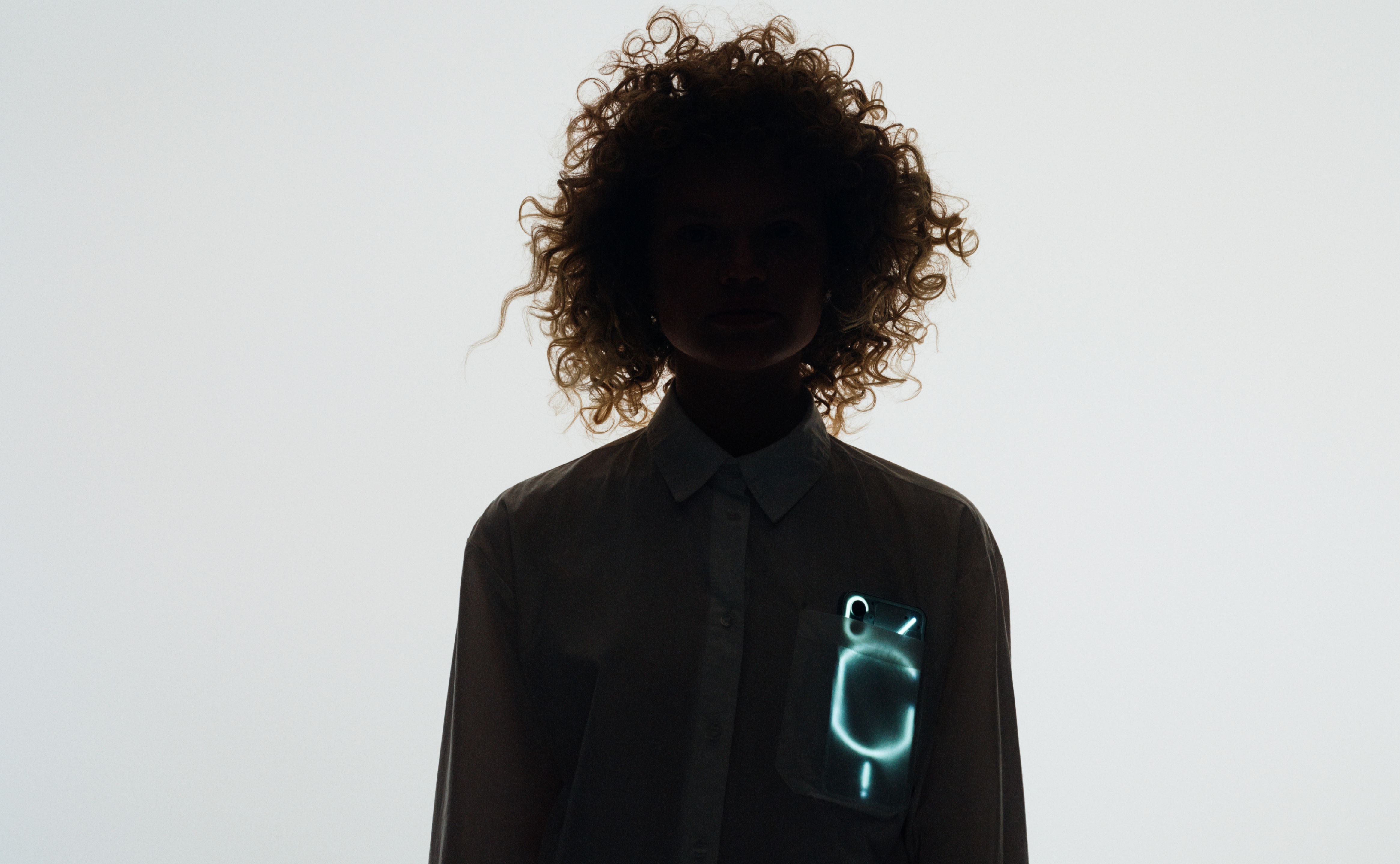 //checkout-fr.nothing.tech/cdn/shop/files/Nothing_Login_2330x1438_2.png?v=1659346003
